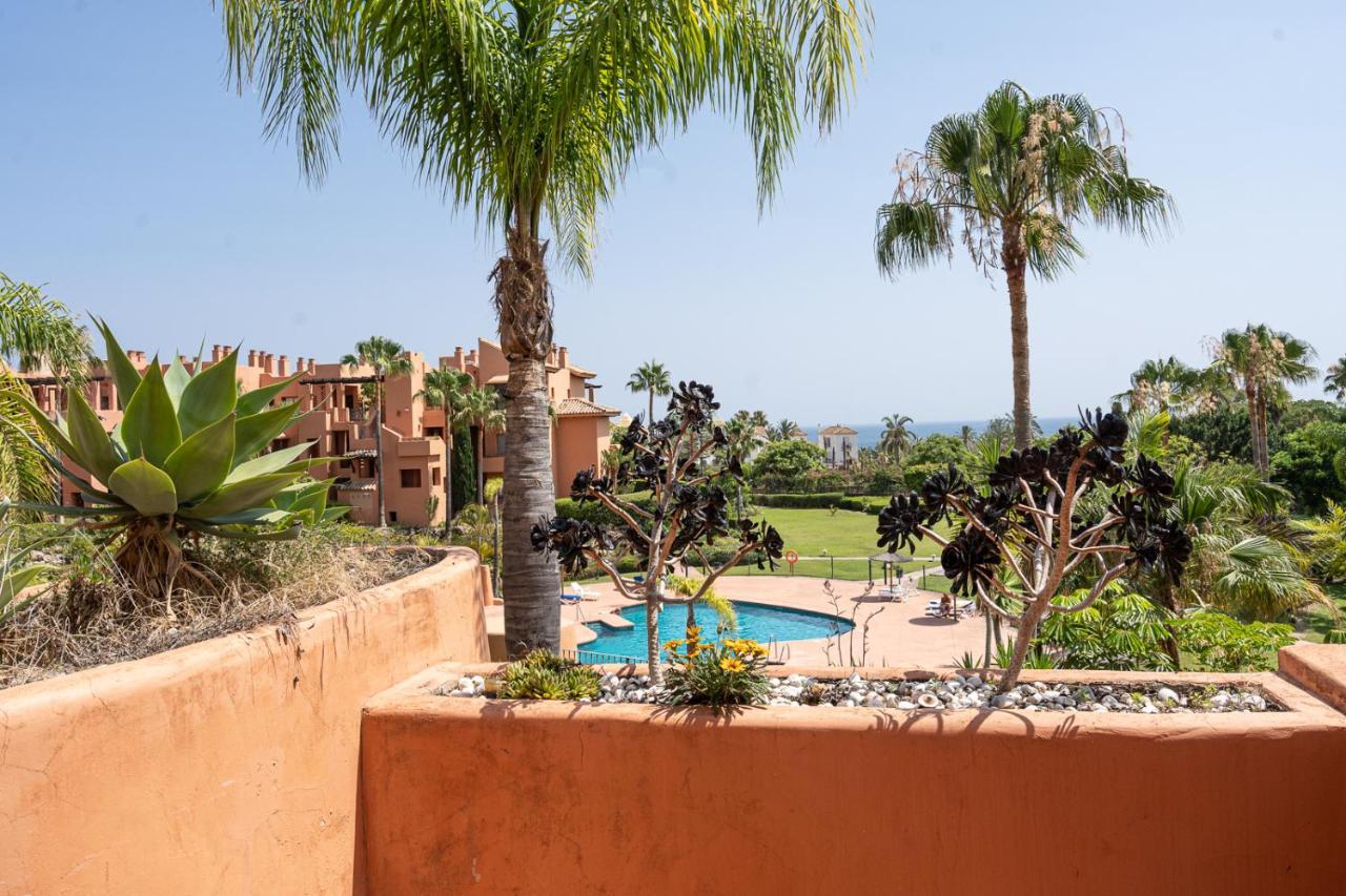 El Sol Sotoserena 2 Bedroom Apartment Estepona Luaran gambar