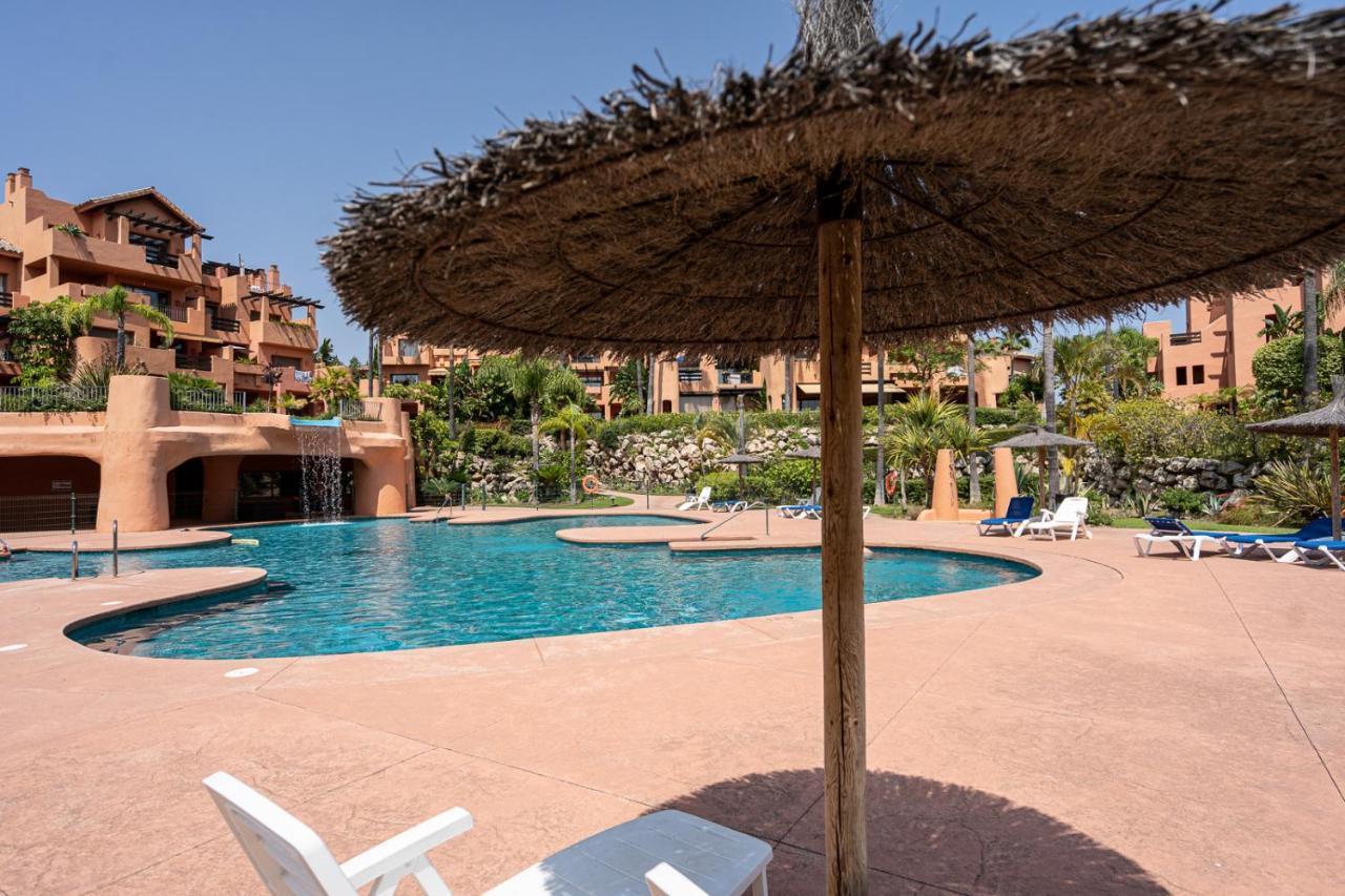El Sol Sotoserena 2 Bedroom Apartment Estepona Luaran gambar