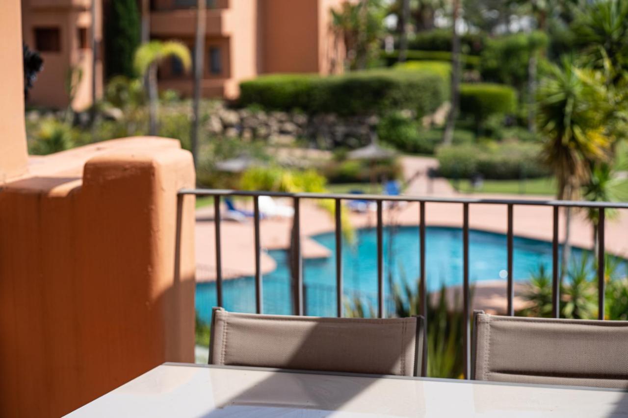 El Sol Sotoserena 2 Bedroom Apartment Estepona Luaran gambar